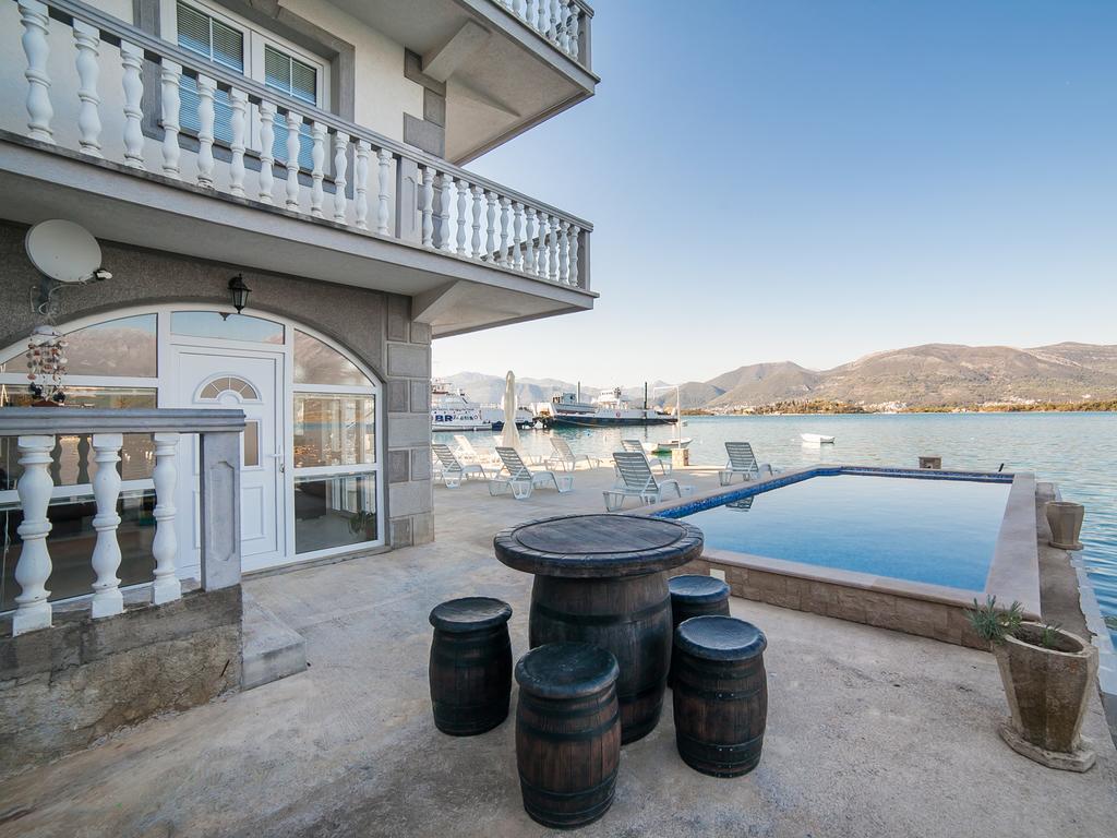 Apartments Elena Tivat Exterior foto